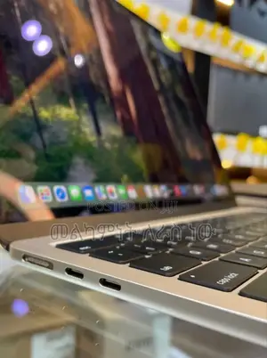 Photo - New Laptop Apple MacBook Air 2024 M3 13-Inch 16GB SSD 512GB