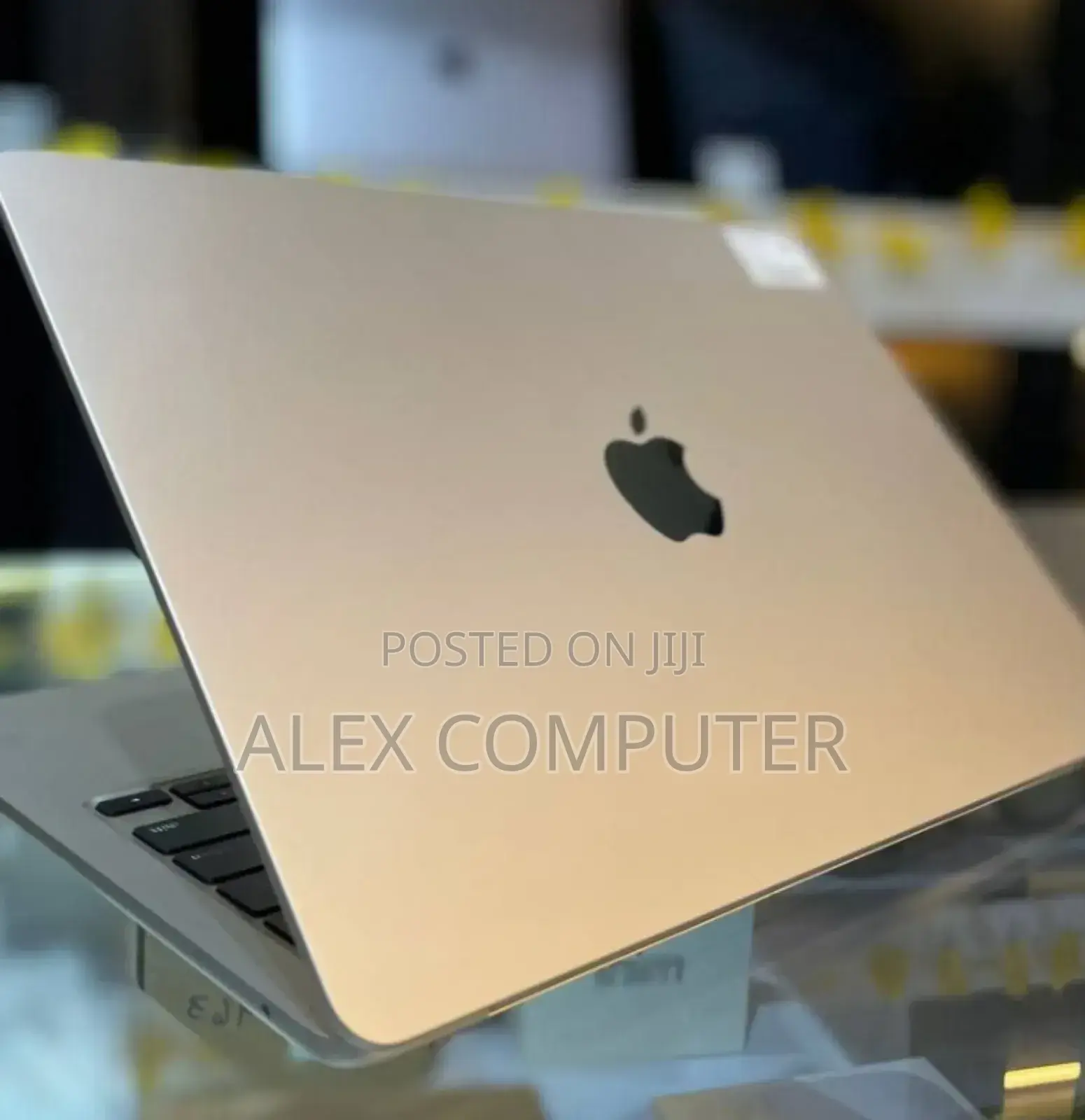 New Laptop Apple MacBook Air 2024 M3 13-Inch 16GB SSD 512GB