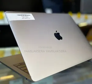 Photo - New Laptop Apple MacBook Pro 2017 8GB Intel Core i5 SSD 128GB