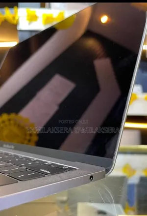 New Laptop Apple MacBook Pro 2017 8GB Intel Core i5 SSD 128GB