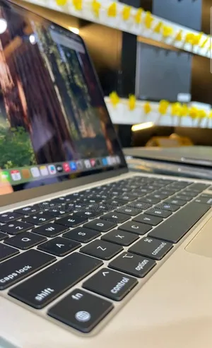 New Laptop Apple MacBook Air 2024 M3 13-inch 16GB Apple M3 SSD 512GB