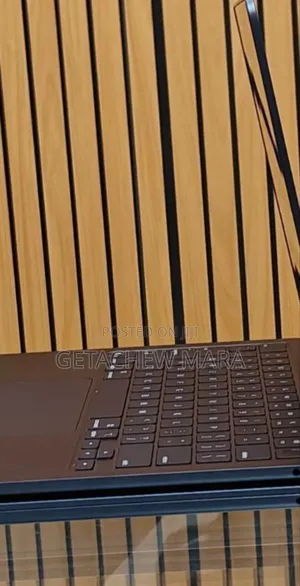 Photo - New Laptop Apple MacBook Air 2022 M2 16GB Apple M1 Pro SSD 256GB