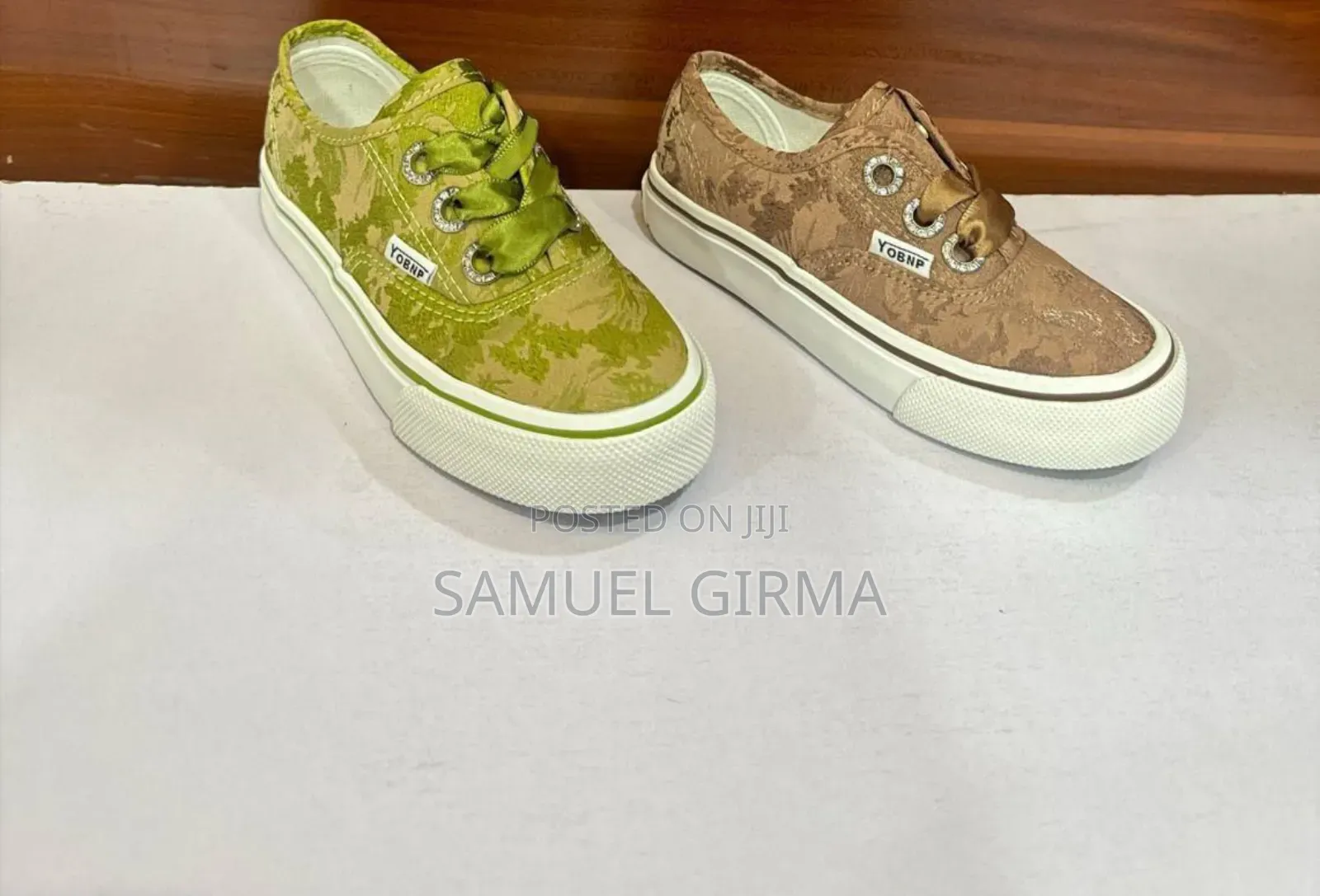 Girls Shose
Color: Hreen Brown
Size: 26-36