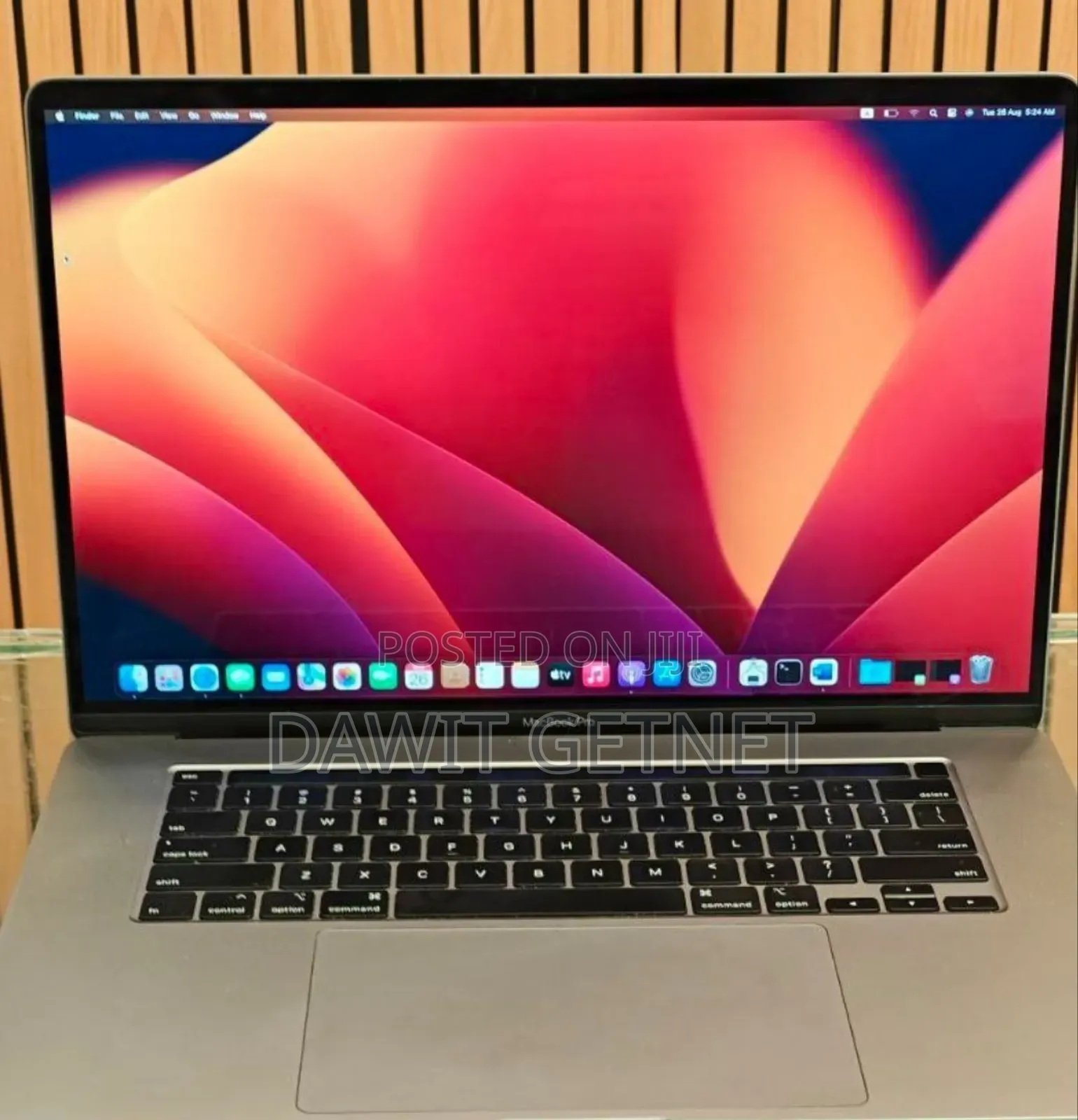 New Laptop Apple MacBook Pro 2019 16GB Intel Core I7 SSD 512GB