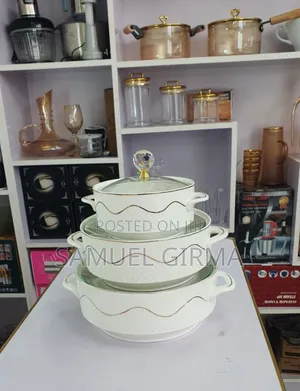 መልካም አዲስ ዓመት  
ተደራራቢ የወጥ ማቅረቢያ ሰሀን