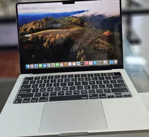New Laptop Apple MacBook 8GB Apple M3 SSD 512GB