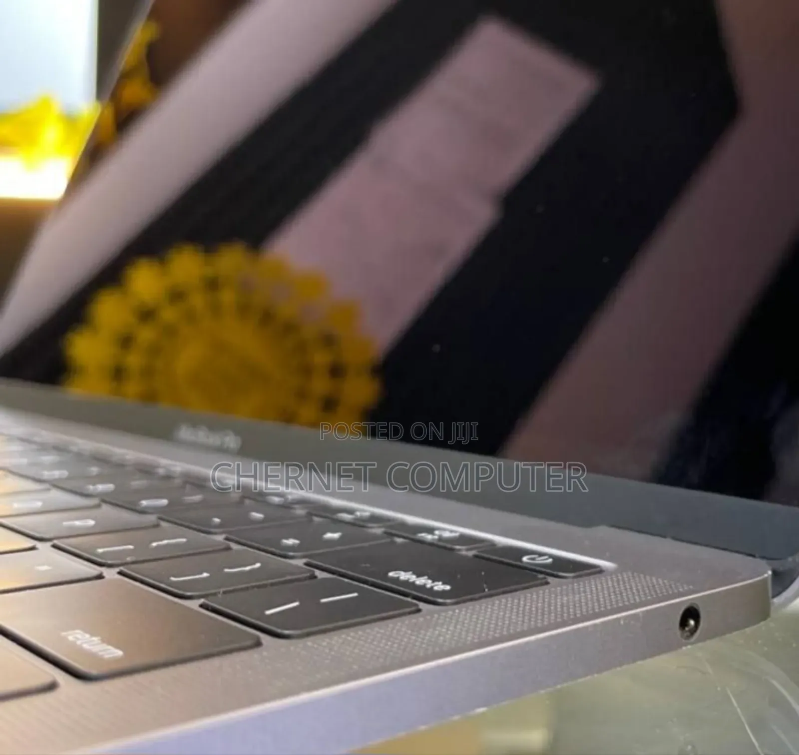 New Laptop Apple MacBook Pro 2017 8GB Intel Core I5 SSD 128GB