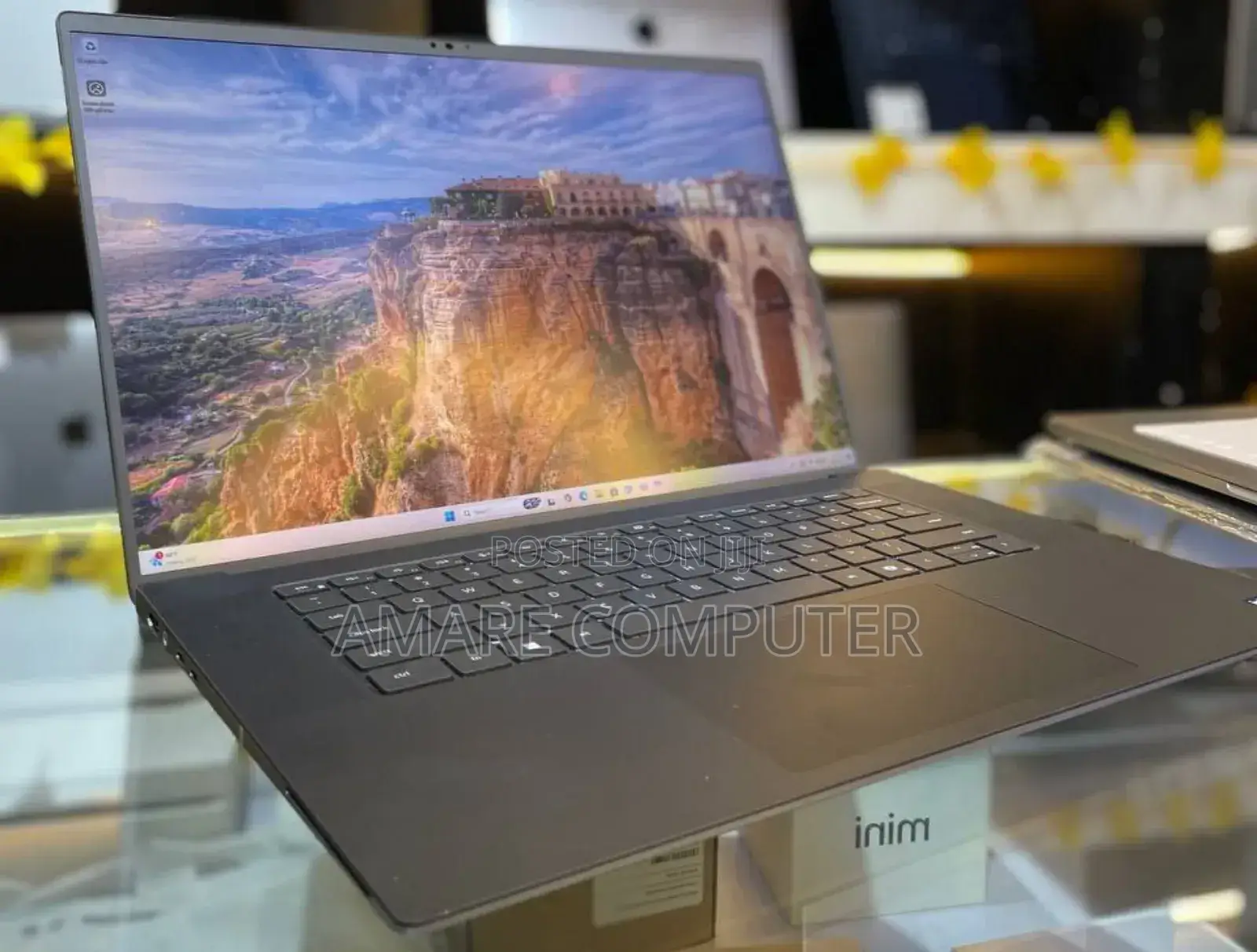 New Laptop Dell Precision 5690 32GB Intel Core Ultra 7 SSD 1T