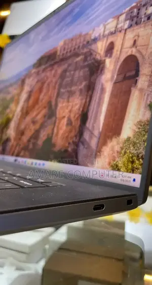 New Laptop Dell Precision 5690 32GB Intel Core Ultra 7 SSD 1T