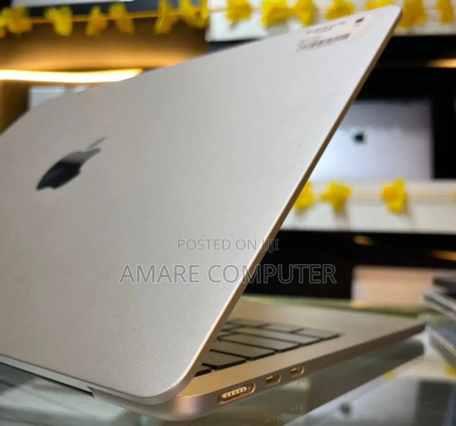 New Laptop Apple MacBook Air 2024 M3 13-Inch 16GB Apple M3 SSD 512GB