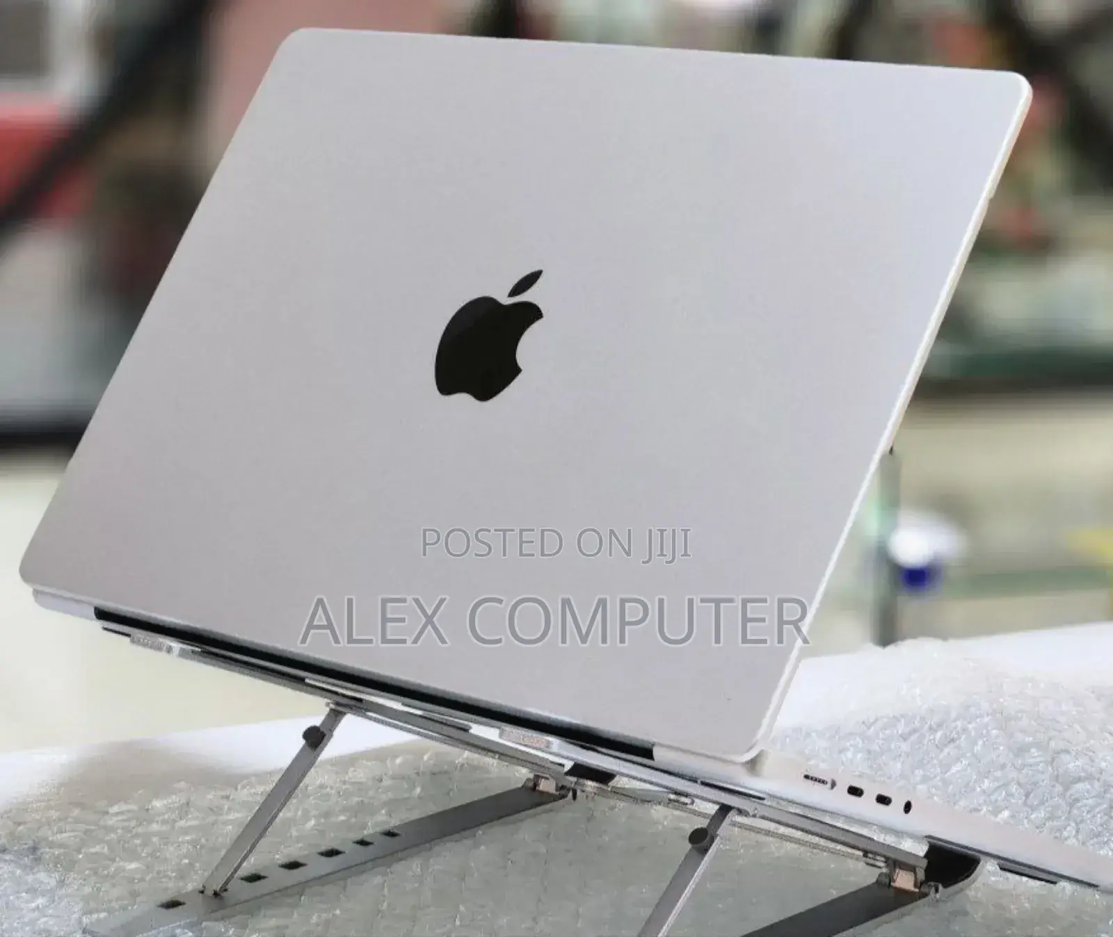 New Laptop Apple MacBook Pro M1 16GB Apple M1 Pro SSD 1T