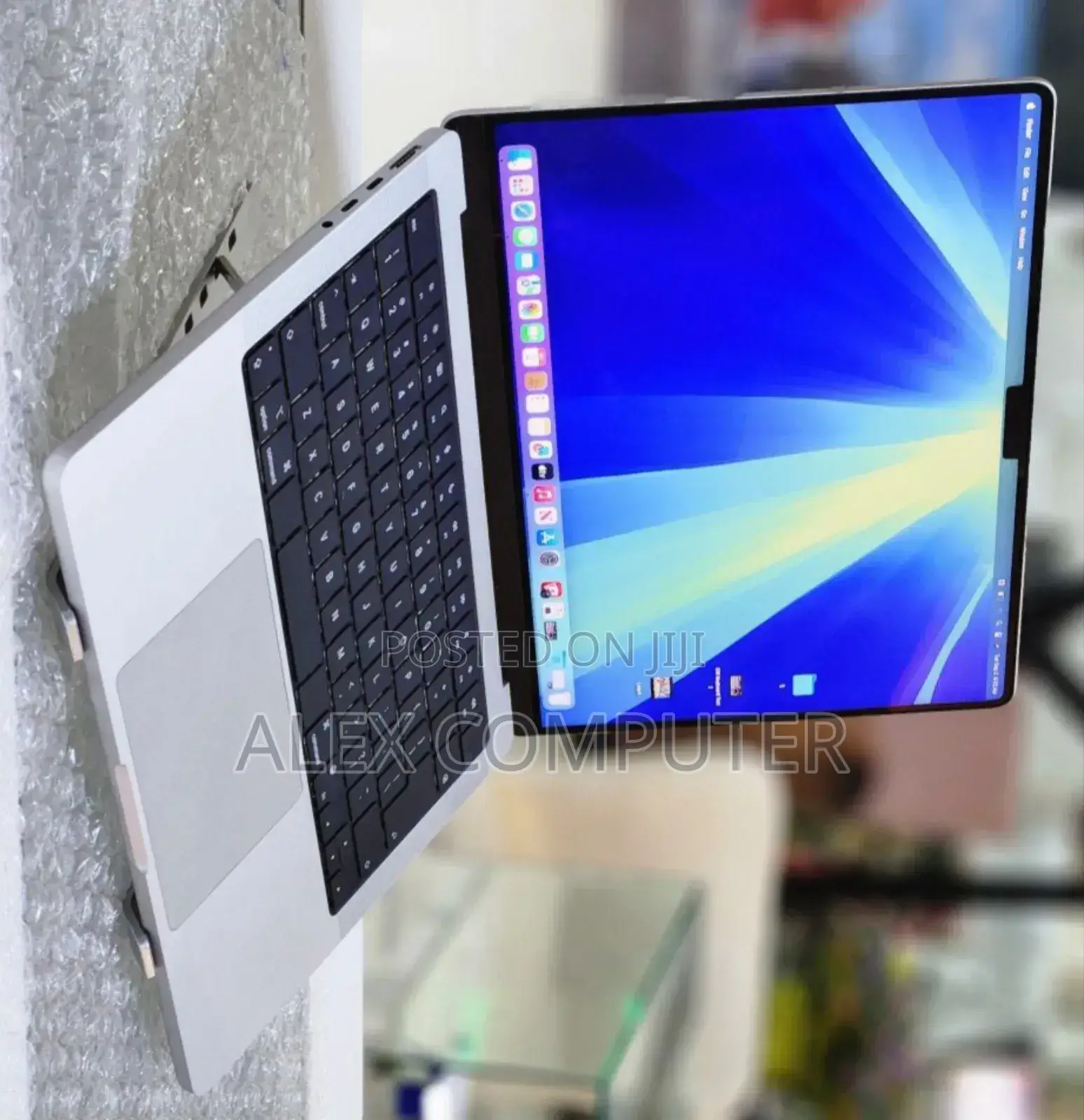 New Laptop Apple MacBook Pro M1 16GB Apple M1 Pro SSD 1T