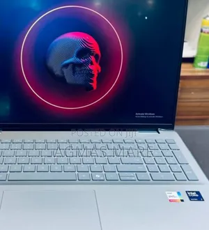 Photo - New Laptop Dell Inspiron 16 5620 16GB Intel Core Ultra 7 SSD 1T