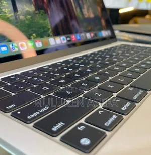 New Apple MacBook Air 2024 M3 13-Inch 16GB Apple M4 SSHD (Hybrid) 512GB