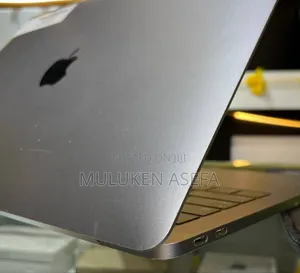 Photo - New Laptop Apple MacBook Pro 2017 8GB Intel Core I5 SSD 128GB