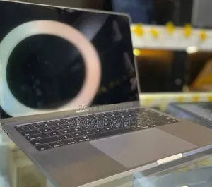 New Laptop Apple MacBook 2017 8GB Intel Core I5 SSD 128GB