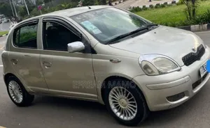 Toyota Vitz 2002 Gold