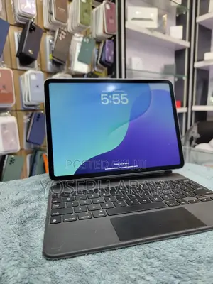 New Apple iPad Pro 12.9 (2022) 256 GB Silver