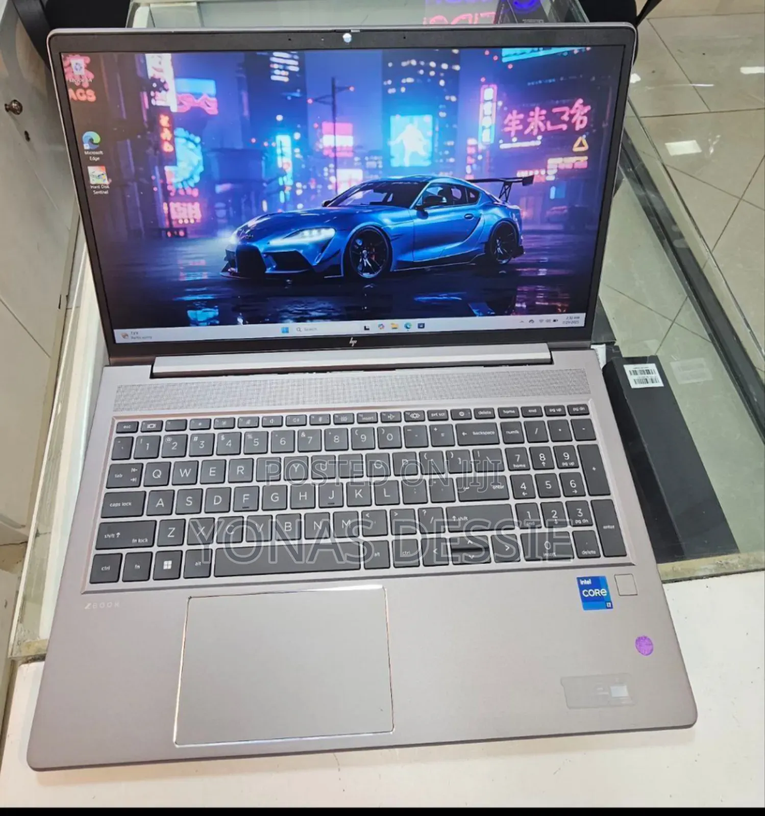 New Laptop HP ZBook Firefly G8 32GB Intel Core I7 SSD 512GB