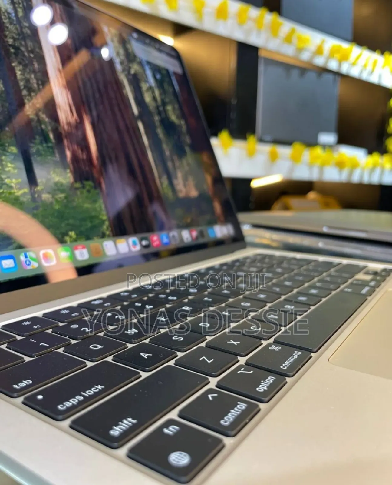 New Laptop Apple MacBook Air 2024 M3 13-Inch 16GB SSD 512GB