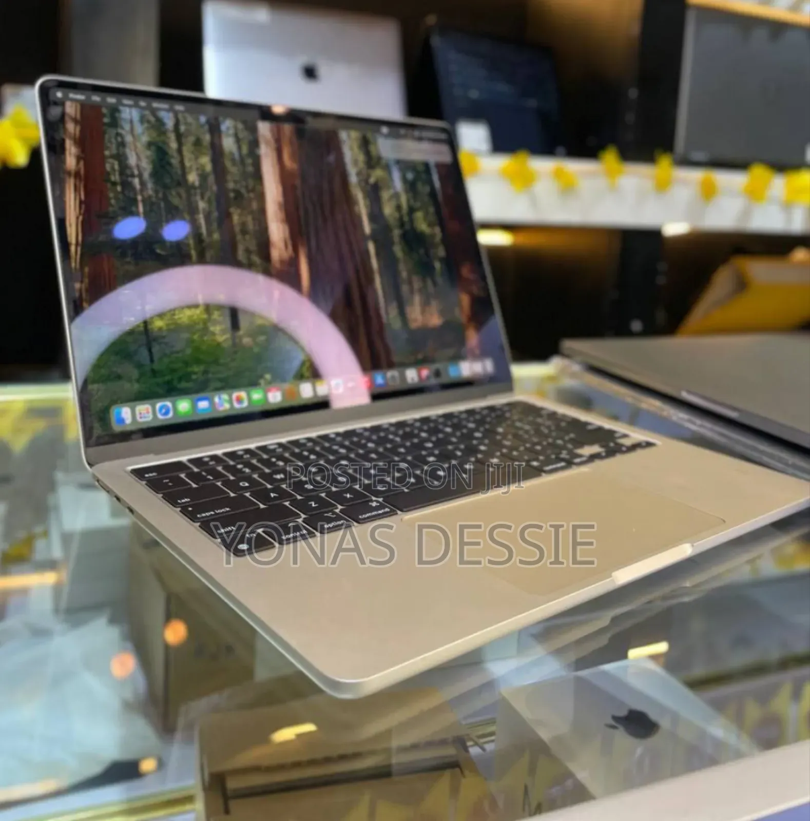 New Laptop Apple MacBook Air 2024 M3 13-Inch 16GB SSD 512GB