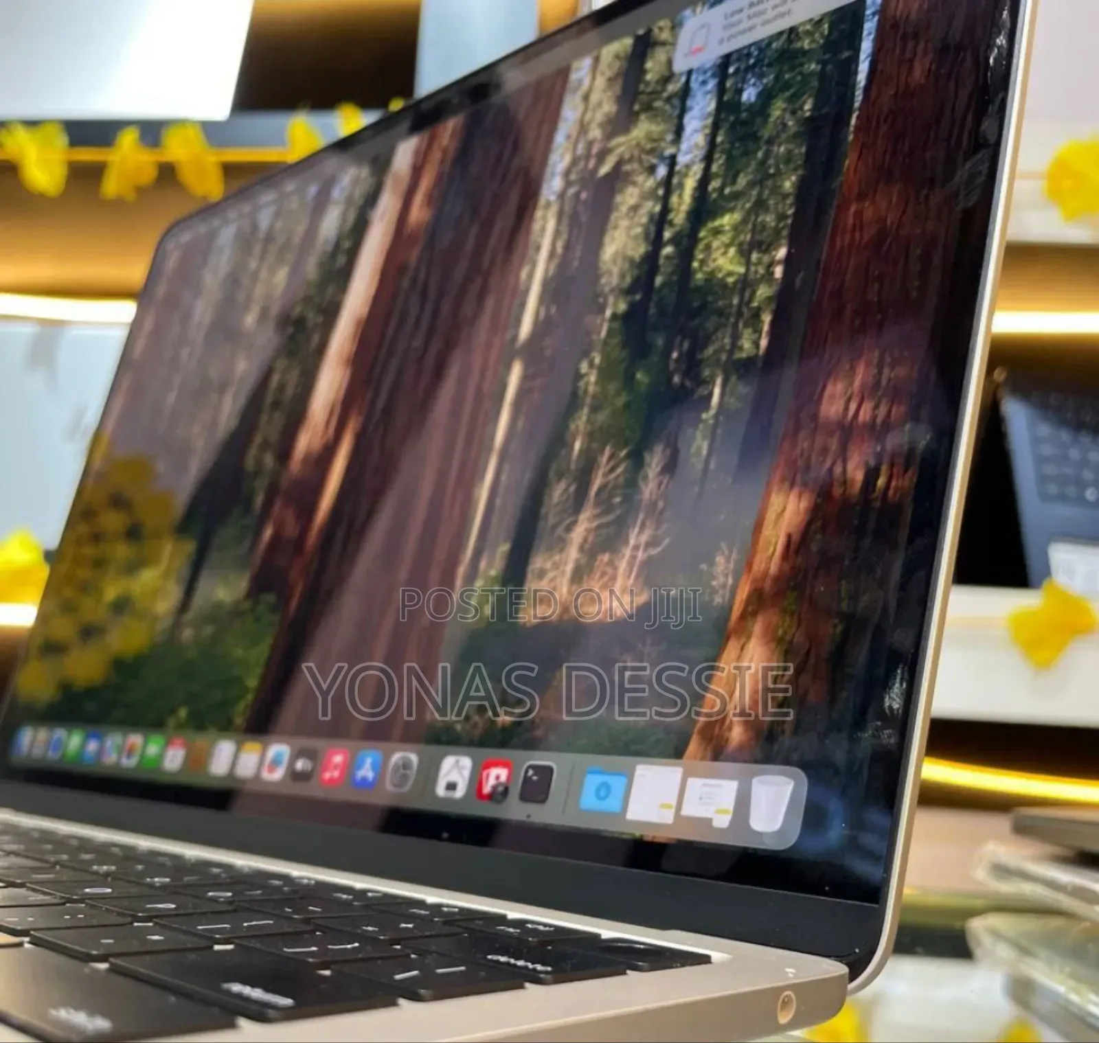 New Laptop Apple MacBook Air 2024 M3 13-Inch 16GB SSD 512GB