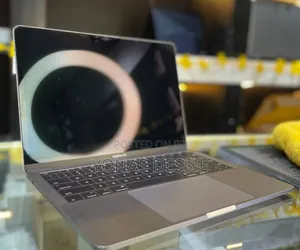 New Laptop Apple MacBook Pro 2017 8GB Intel Core I5 SSD 128GB