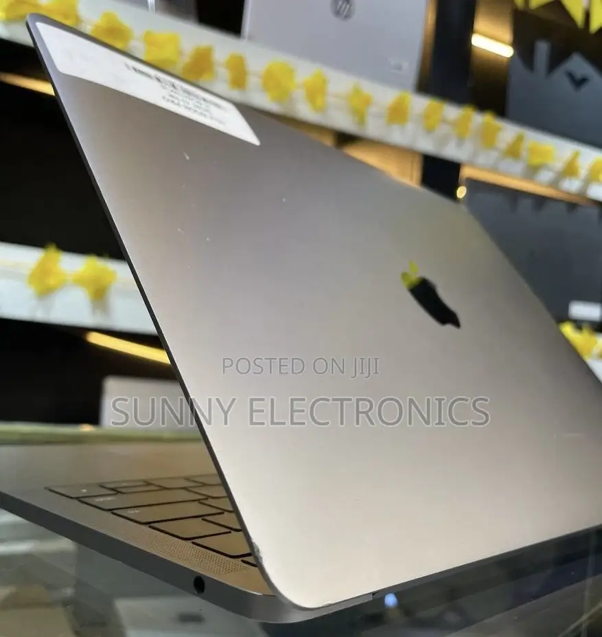 New Laptop Apple MacBook Pro 2017 8GB Intel Core I5 SSD 128GB