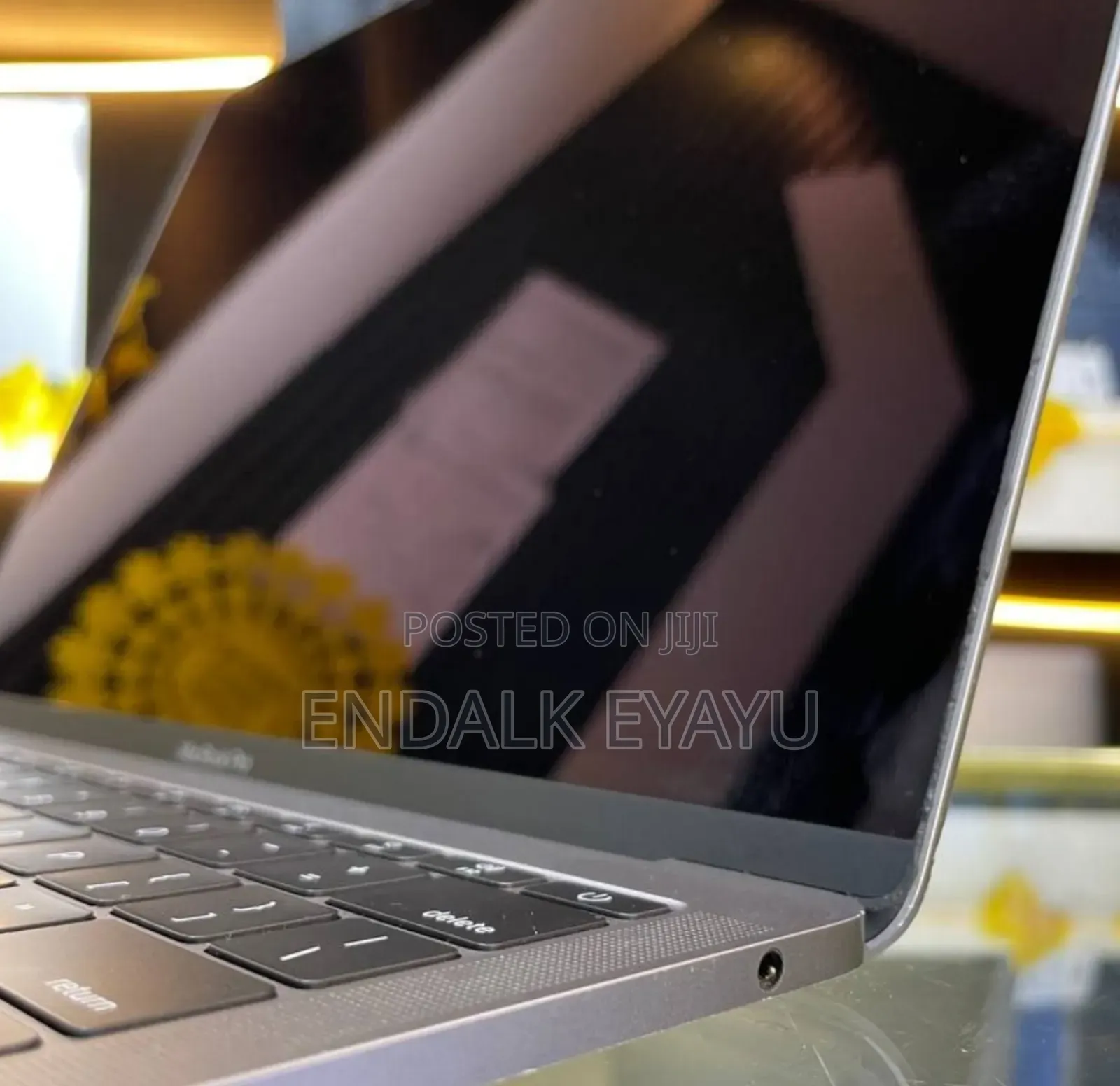 New Laptop Apple MacBook Pro 2017 8GB Intel Core I5 SSD 128GB