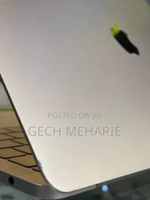 New Laptop Apple MacBook Pro 2017 8GB Intel Core I5 SSD 128GB