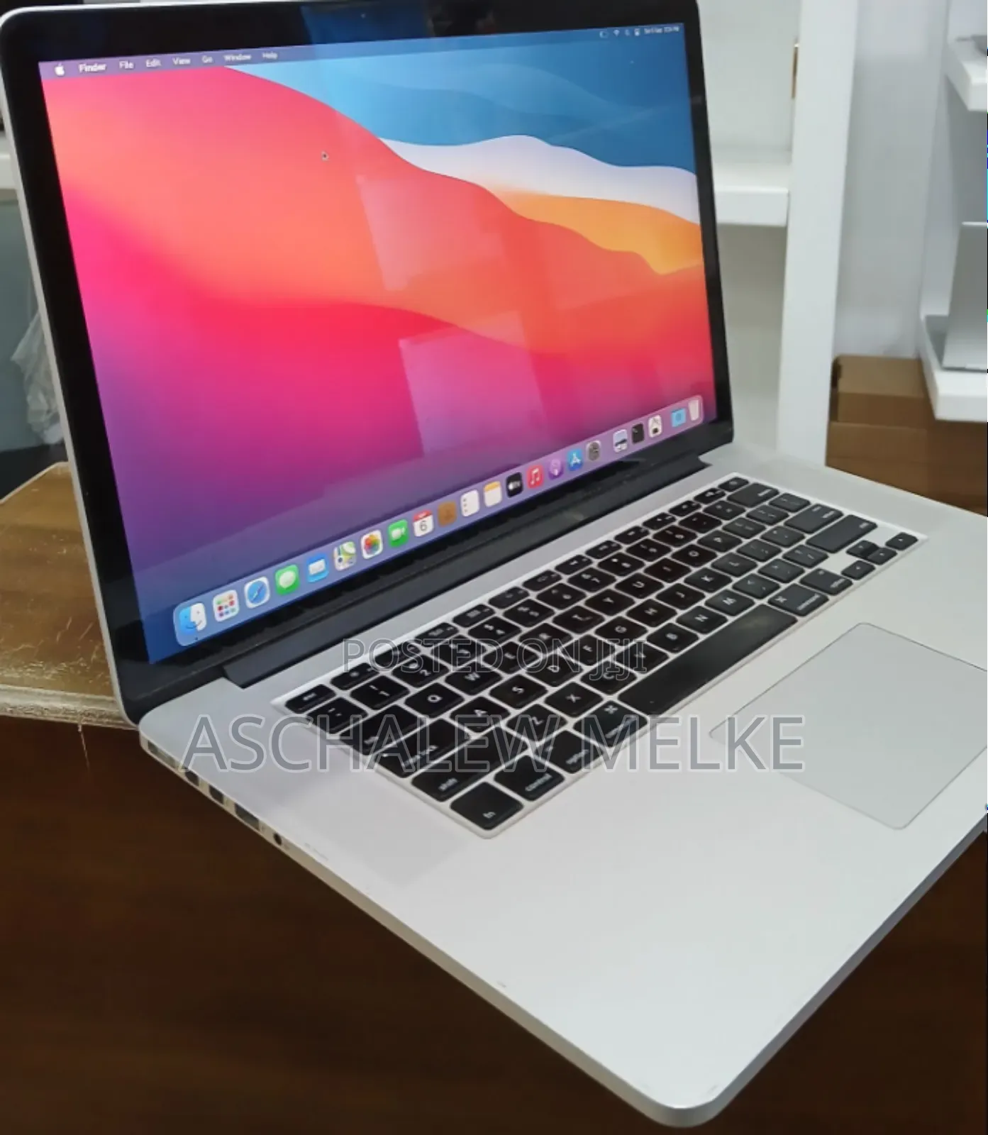 New Laptop Apple MacBook Pro 2015 16GB Intel Core I7 SSD 256GB