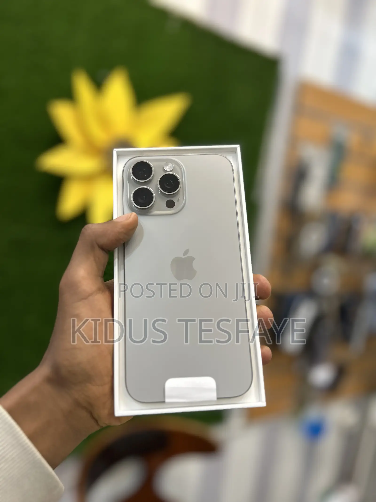 New Apple iPhone 16 Pro Max 256 GB Silver