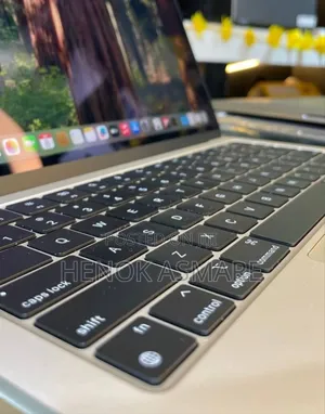 New Laptop Apple MacBook 16GB Apple M3 SSD 512GB