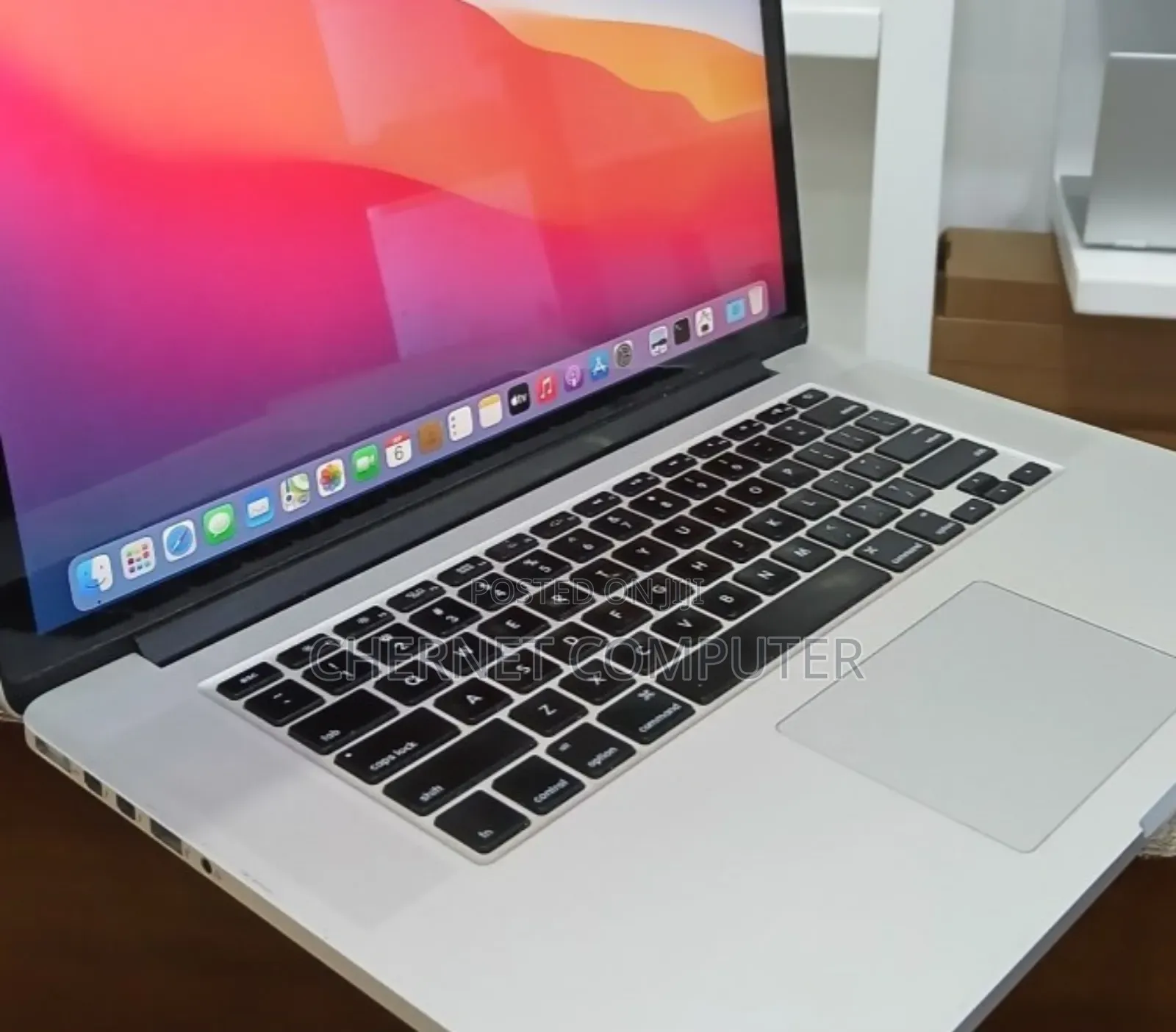 New Laptop Apple MacBook Pro 2015 16GB Intel Core I7 SSD 256GB