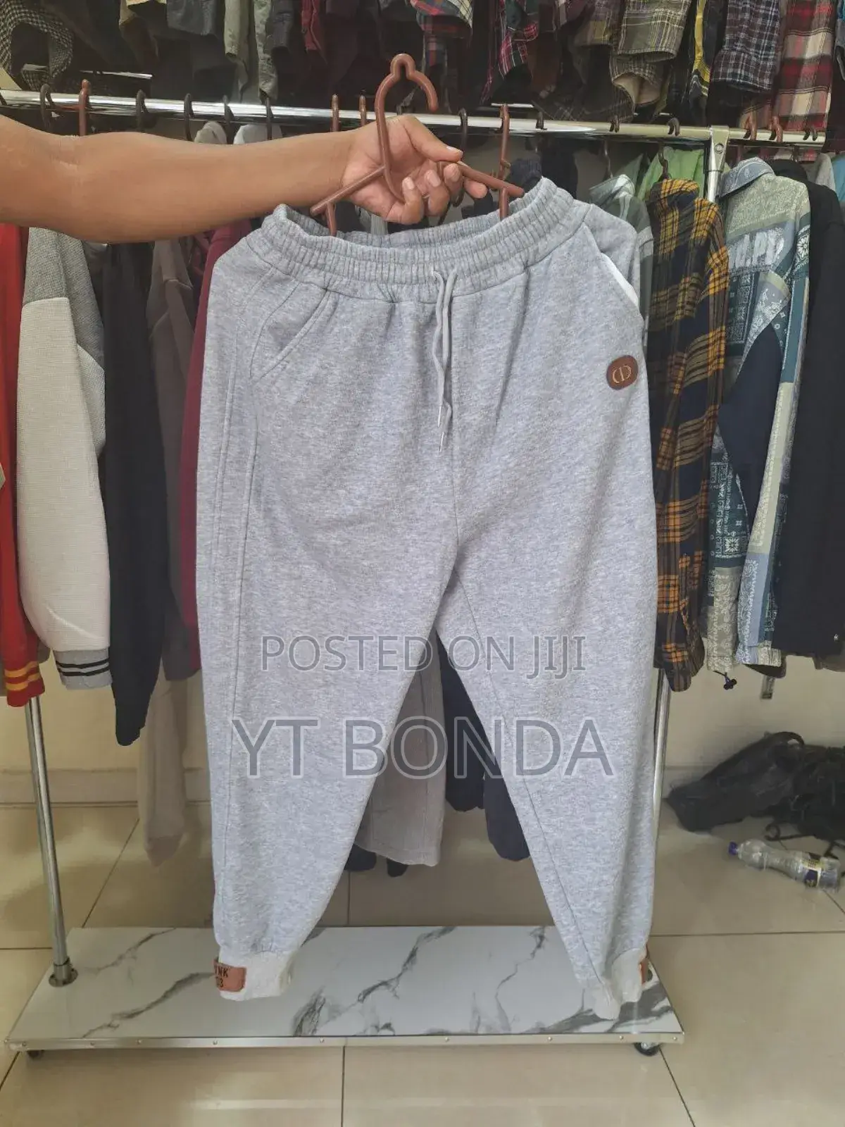 Tuta Suri / Wedram Fur, Buggy Tuta