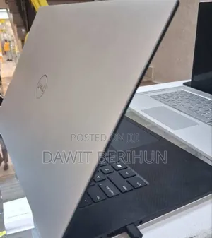 New Laptop Dell Precision 7740 16GB Intel Core I7 SSD 512GB