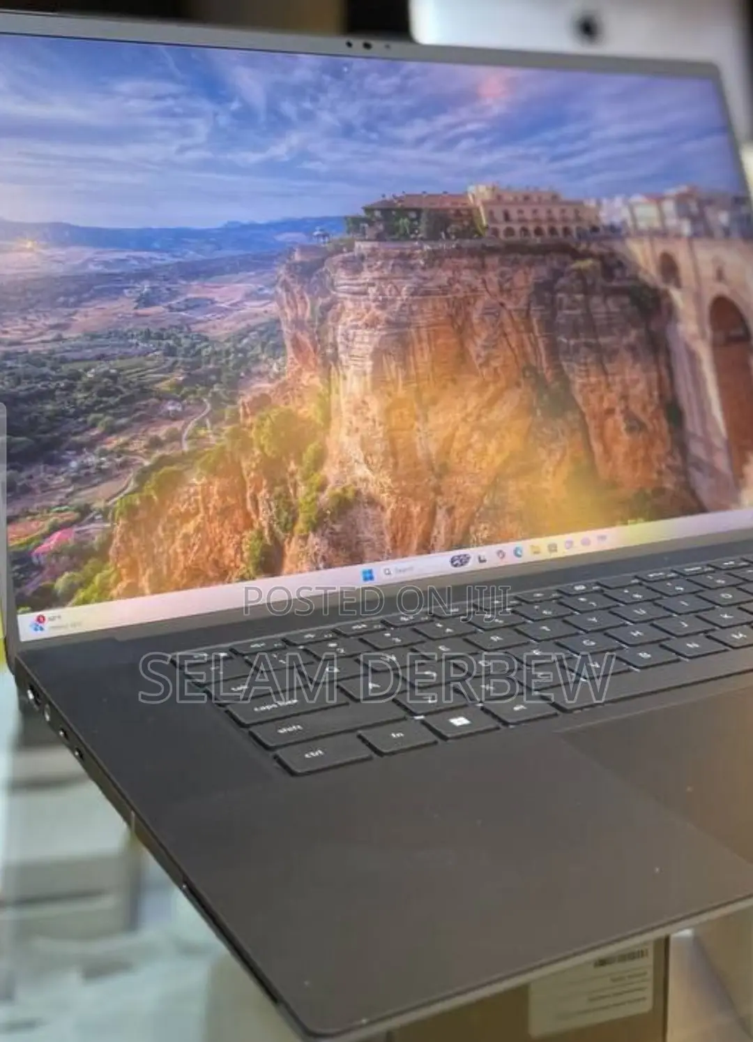 New Laptop Dell Precision 5690 32GB Intel Core Ultra 7 SSD 1T