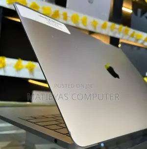 New Laptop Apple MacBook Pro 2017 8GB Intel Core I5 SSD 128GB