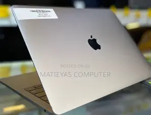 New Laptop Apple MacBook Pro 2017 8GB Intel Core I5 SSD 128GB