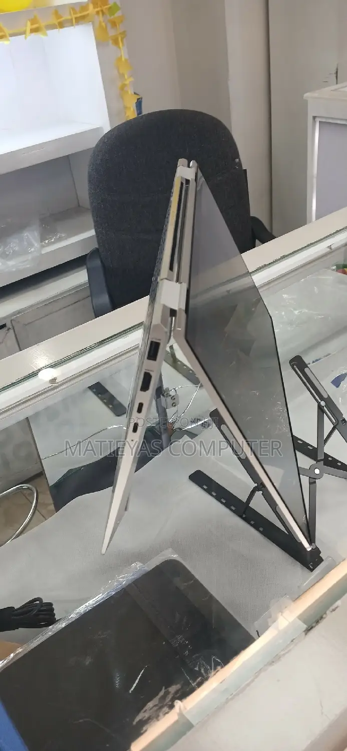 New Laptop HP EliteBook X360 1040 G7 16GB Intel Core I7 SSD 512GB