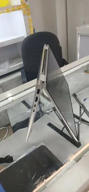 New Laptop HP EliteBook X360 1040 G7 16GB Intel Core I7 SSD 512GB