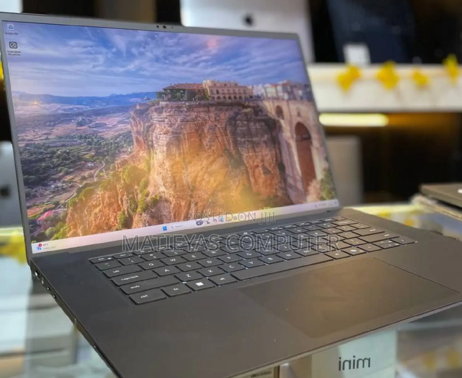 New Laptop Dell Precision 5690 32GB Intel Core Ultra 7 SSD 1T