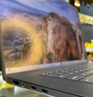 New Laptop Dell Precision 5690 32GB Intel Core Ultra 7 SSD 1T