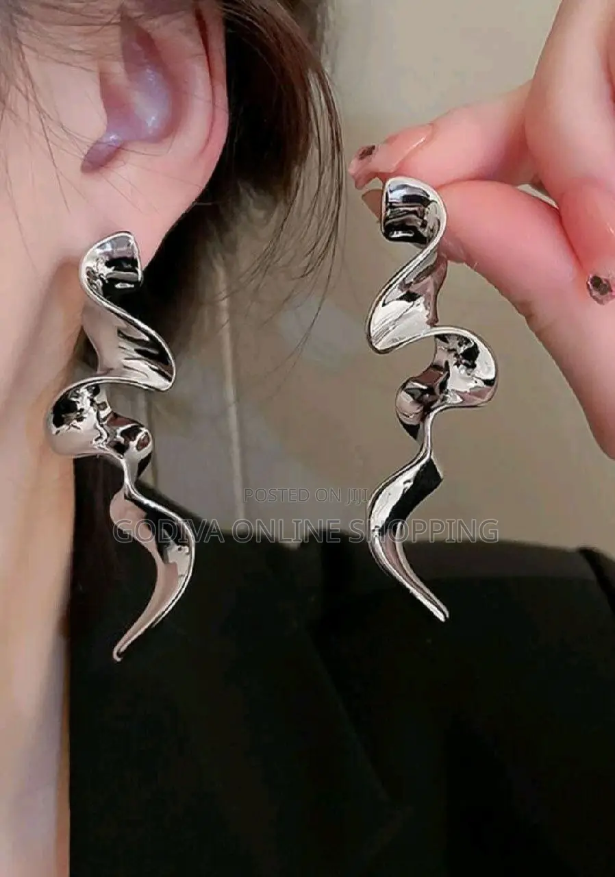 Earing Available on Hand