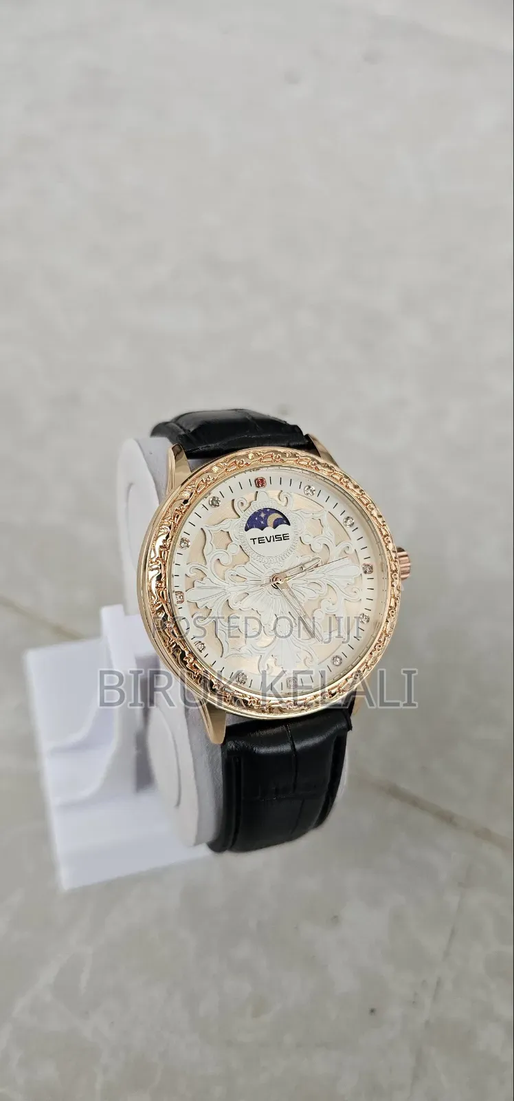 Tevise Quartz Leather Band Watch