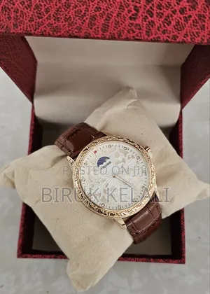 Tevise Quartz Leather Band Watch