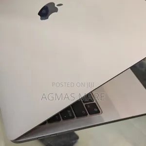 New Laptop Apple MacBook Pro M1 8GB Apple M1 Pro SSD 256GB