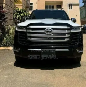 Photo - New Toyota Land Cruiser 2023 Matt Black