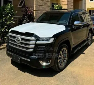 New Toyota Land Cruiser 2023 Matt Black