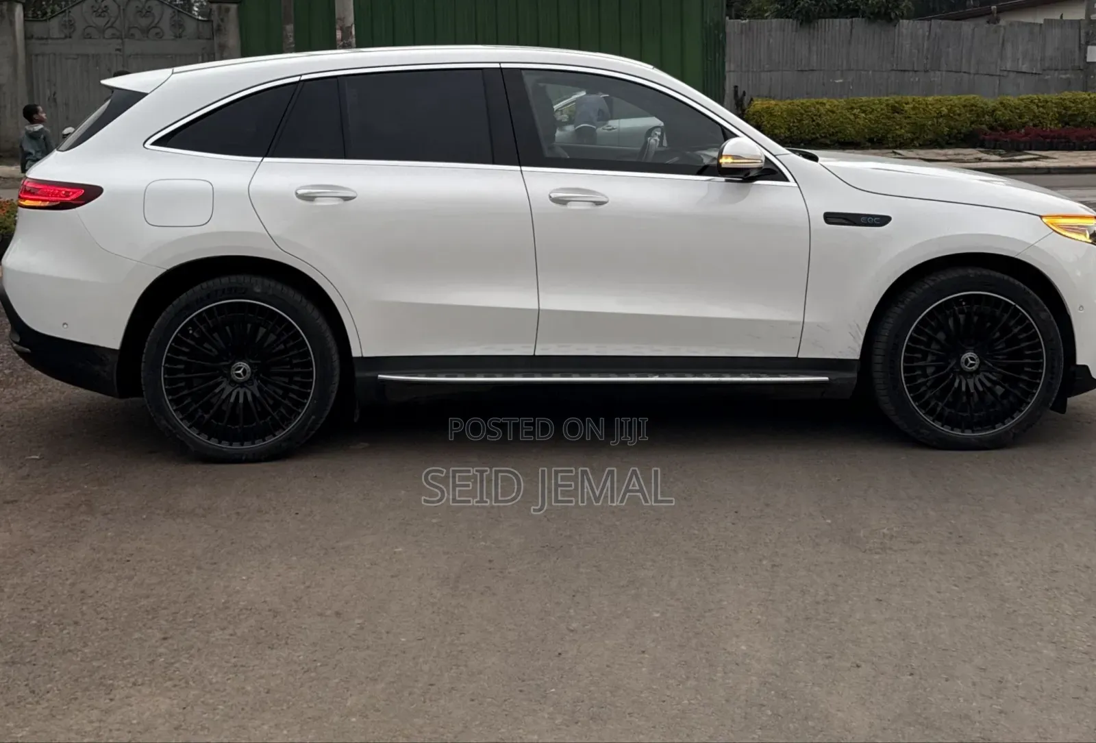 Mercedes-Benz EQC EQC400 4MATIC 2023 Off white